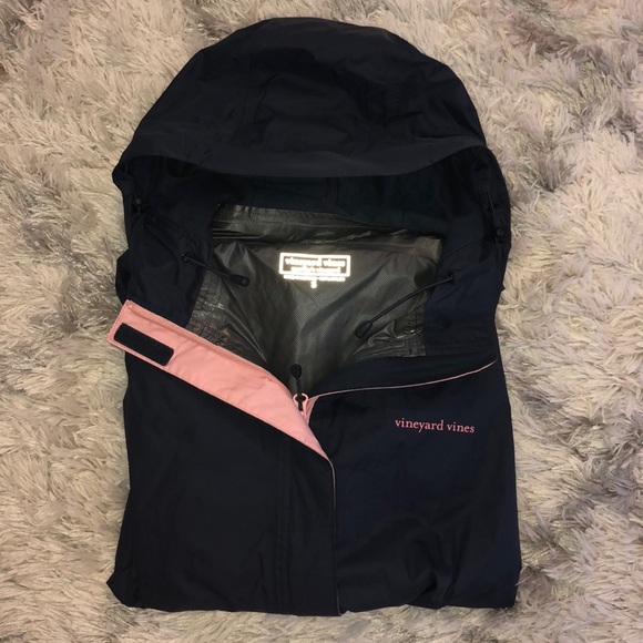 Vineyard Vines Women’s Rain Jacket - Picture 1 of 6